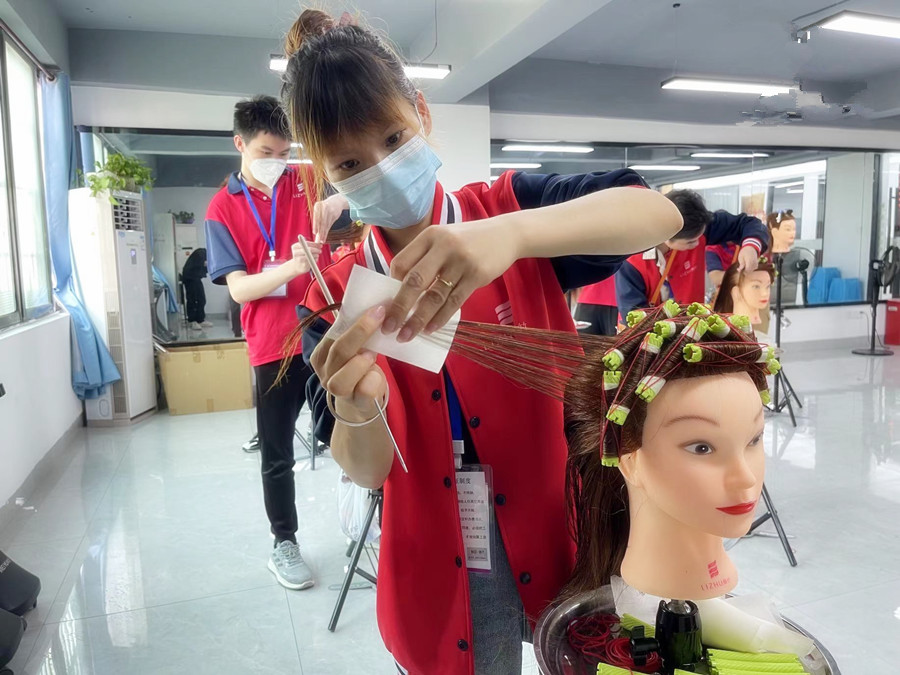 南寧燙發(fā)培訓：美發(fā)標準杠基礎知識