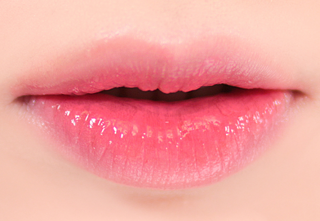 減少唇紋的方法，南寧美容護膚職業(yè)學(xué)校學(xué)習(xí)