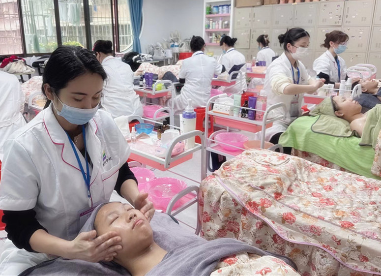 如何進(jìn)行面部提升，廣西美容技術(shù)培訓(xùn)學(xué)校教學(xué)