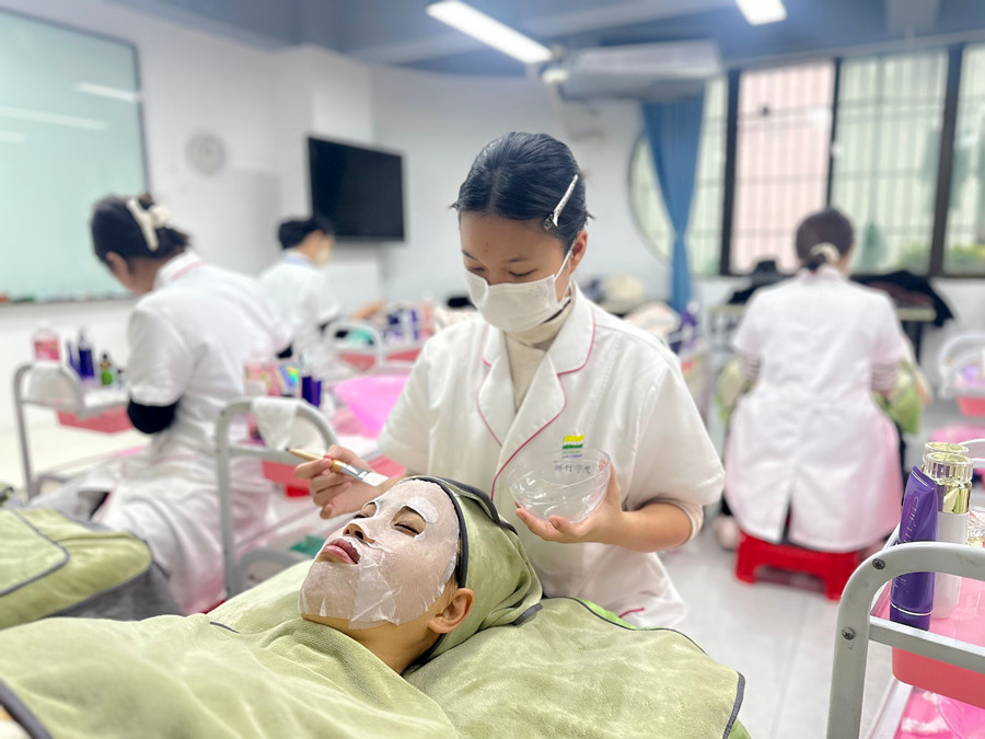 如何去除濁相？南寧皮膚管理師教你