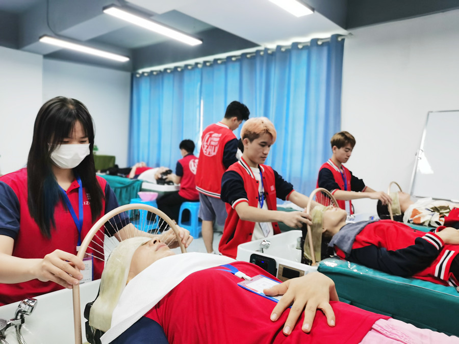 姜療洗頭的好處，南寧頭療洗護養(yǎng)發(fā)學校告訴你