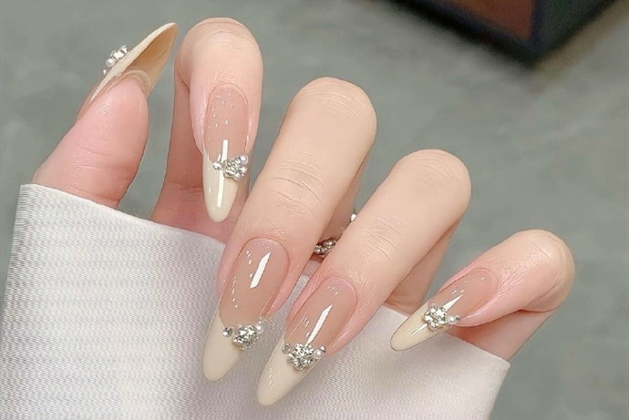 法式蝴蝶結(jié)美甲，廣西美甲款式