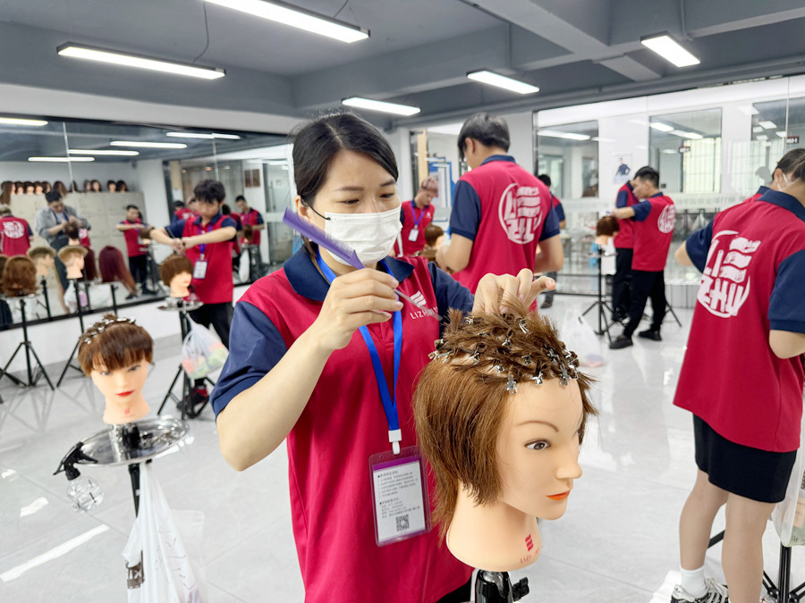 什么叫鋼夾燙？南寧學(xué)燙發(fā)哪家比較好？