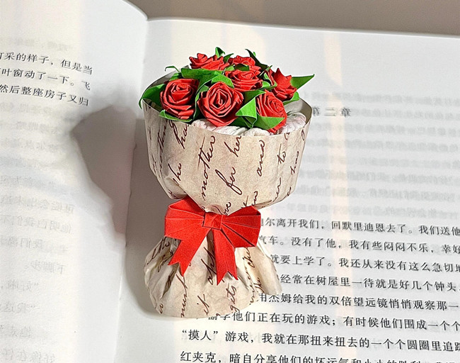 玫瑰花束折紙教程，廣西花藝培訓(xùn)學(xué)校推薦