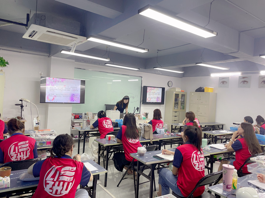 廣西學美甲零經(jīng)驗：美甲理論知識有哪些？