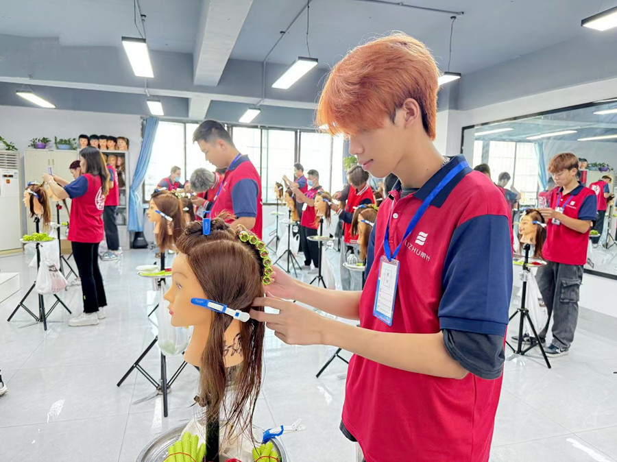 標準杠操作技巧 | 南寧學燙染哪里學費便宜？