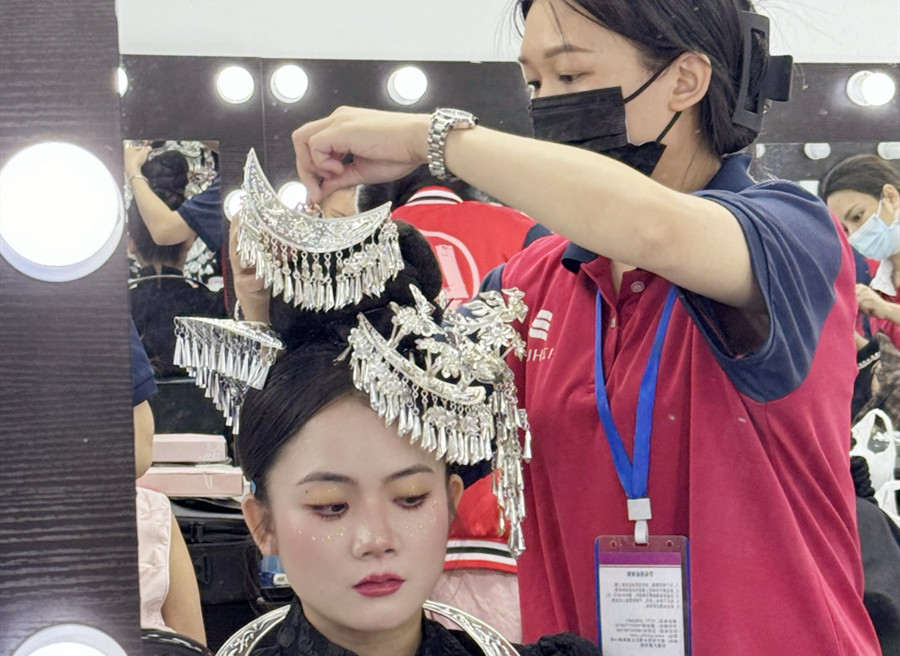 民族風(fēng)旅拍寫真，廣西彩妝訓(xùn)練作品