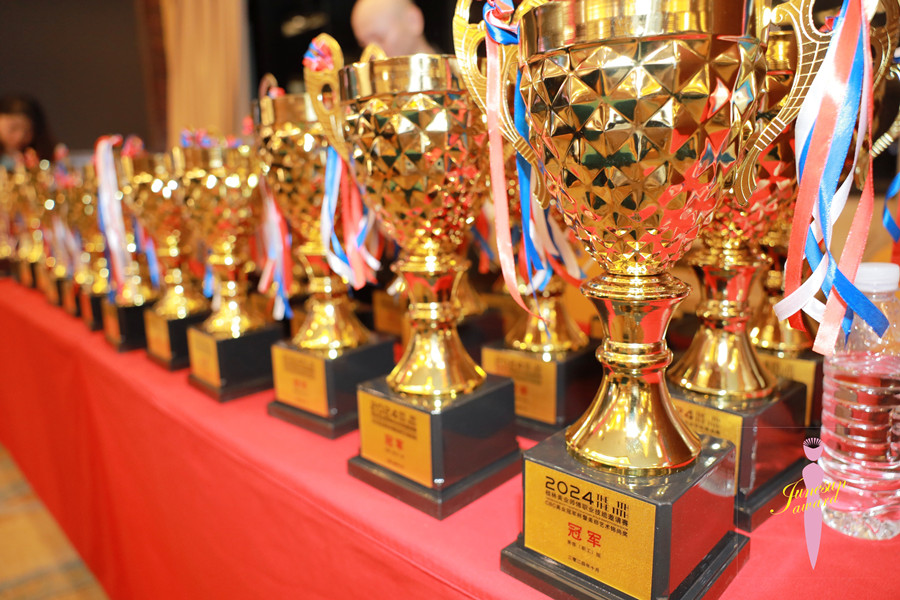 喜報(bào)！祝賀麗竹學(xué)校在桂林第三屆美業(yè)技能邀請(qǐng)賽榮耀加身