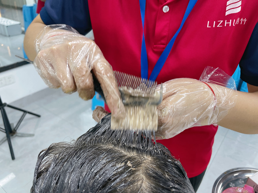 泡沫染發(fā)劑的使用技巧，廣西燙染培訓(xùn)學(xué)校分享