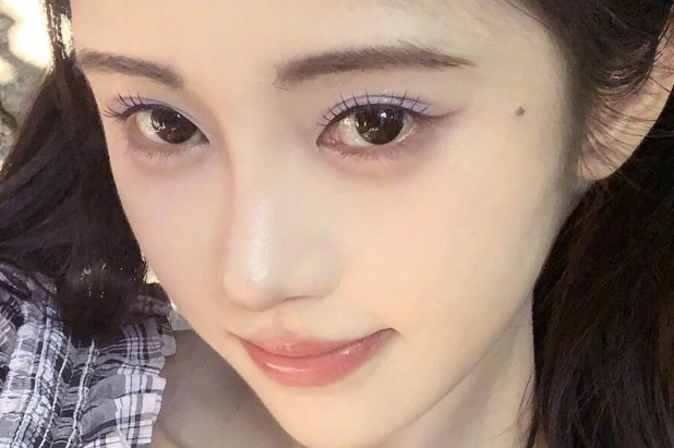 溫柔香芋紫眼妝，學女明星同款妝容