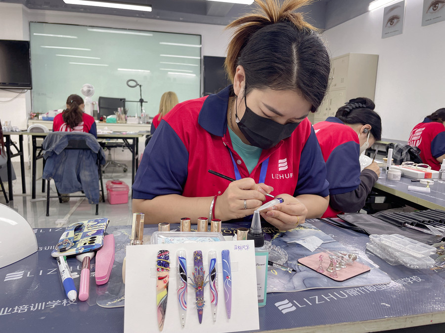 飾品彩繪美甲，南寧美甲進(jìn)修提升作品