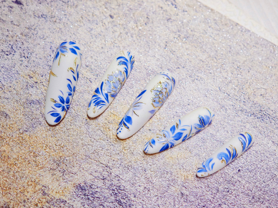 青花瓷美甲，美甲款式小紅書