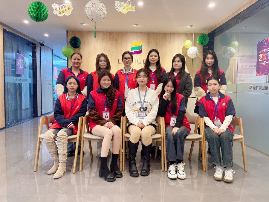 南寧美甲畢業(yè)：一個(gè)從無(wú)到有的過程