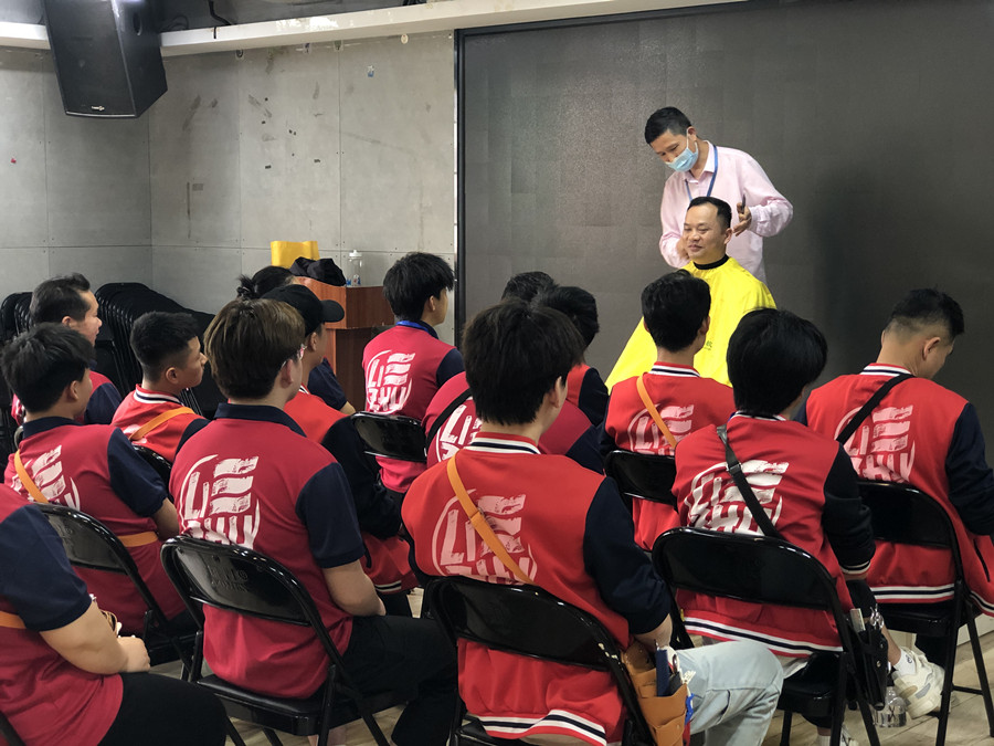 南寧學(xué)快剪：理發(fā)培訓(xùn)都要學(xué)哪些內(nèi)容？