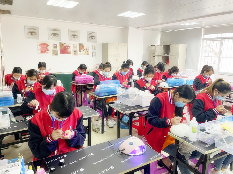 2025女生學(xué)什么專(zhuān)業(yè)就業(yè)前景好蕞容易就業(yè)？