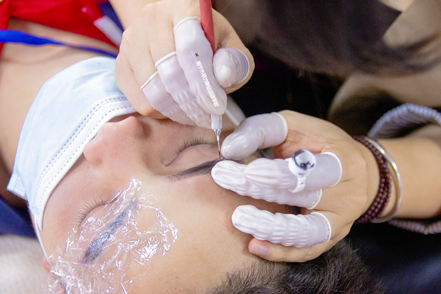 南寧紋眉：色乳不同濃稠度對眉毛的影響