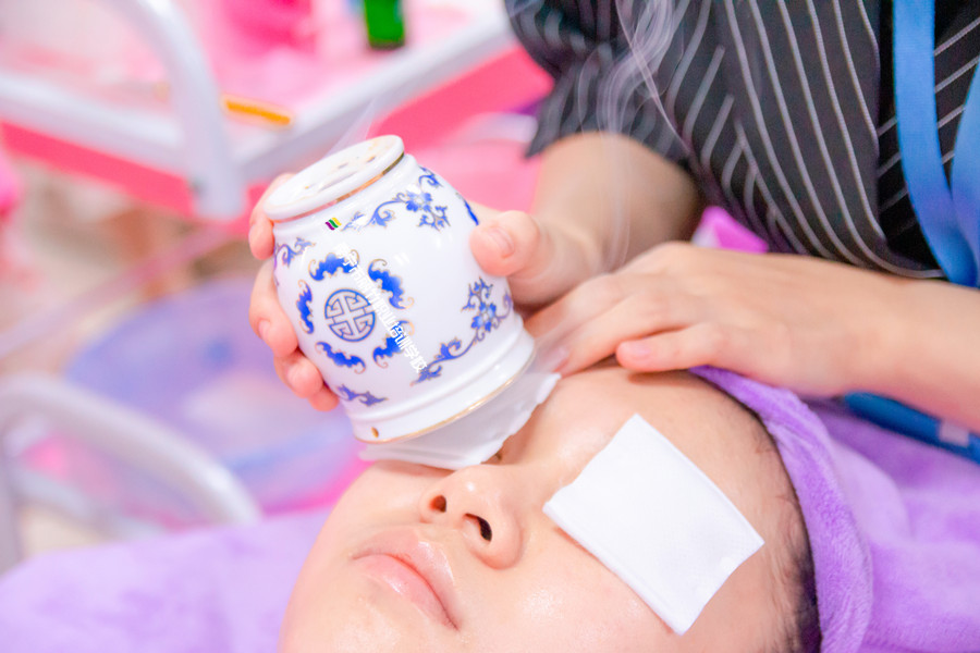 日常眼部護(hù)理貼士，南寧美容皮膚護(hù)膚學(xué)校收集