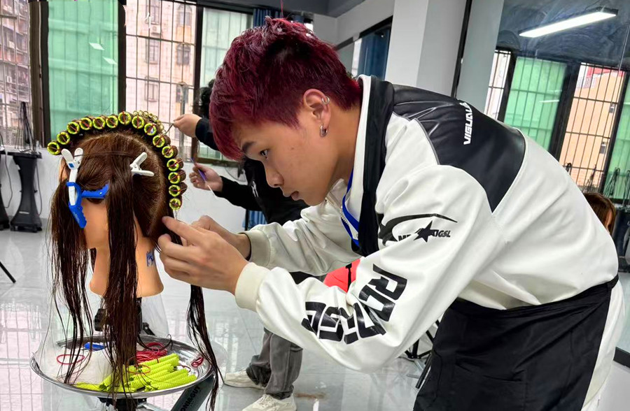 標(biāo)準(zhǔn)杠操作要點(diǎn)解析，廣西燙染培訓(xùn)排行總結(jié)