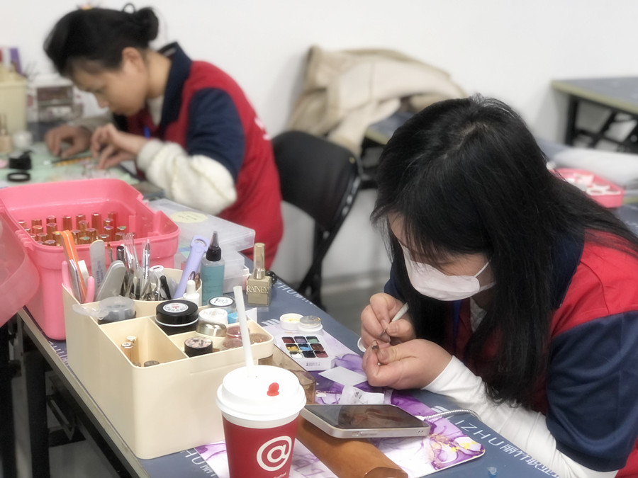 復(fù)古甜酷風(fēng)美甲，南寧美甲進(jìn)修提升培訓(xùn)作品