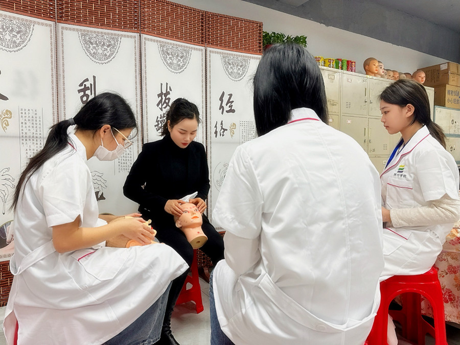 美容新手要掌握哪些知識(shí)？南寧美容面部護(hù)膚培訓(xùn)