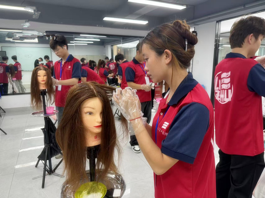 刷染膏的重點(diǎn)，學(xué)燙發(fā)零基礎(chǔ)