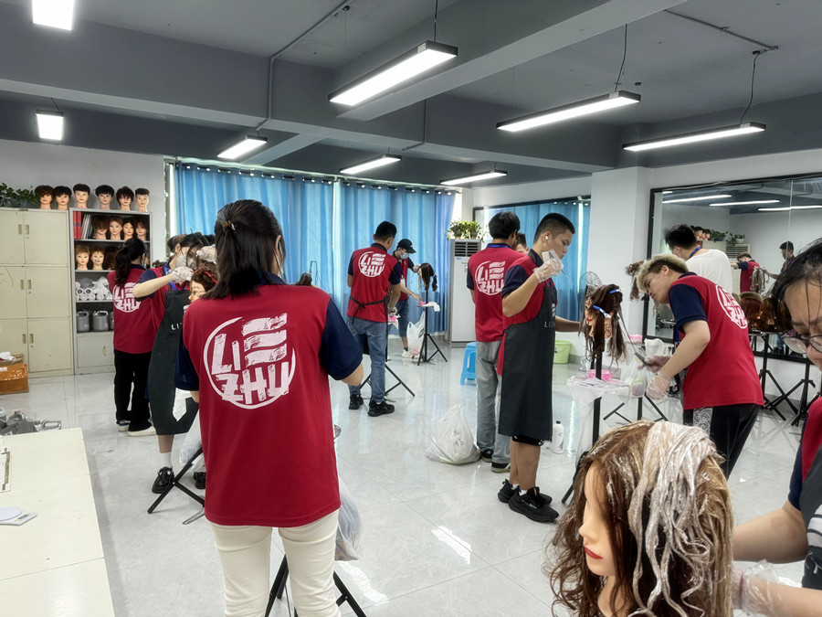 留幾手染發(fā)技術(shù)，廣西燙染訓(xùn)練