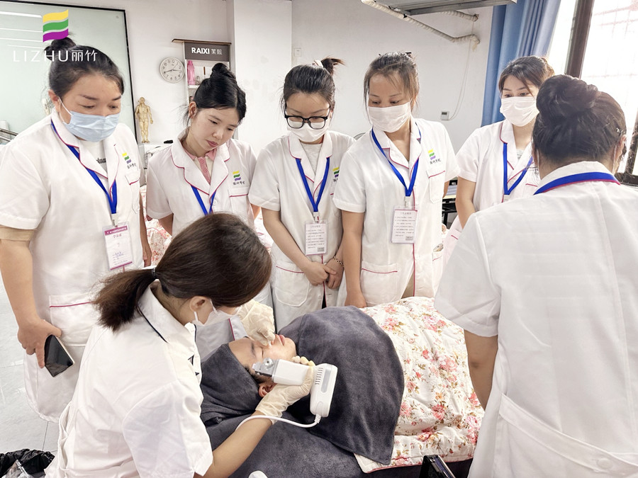 南寧護(hù)膚美容：輕療膚是什么？