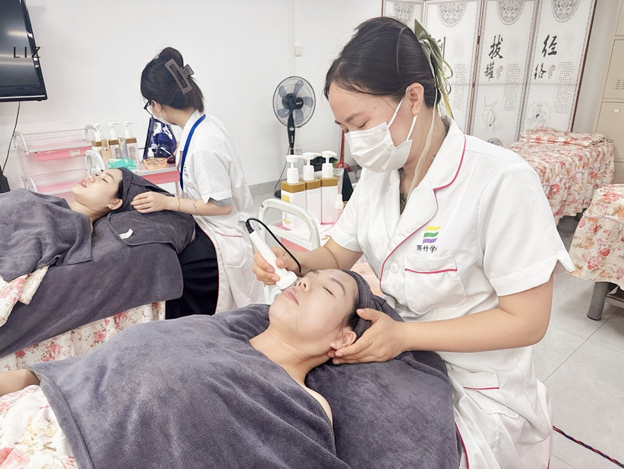 為什么要學(xué)會(huì)使用美容儀？廣西皮膚管理教學(xué)