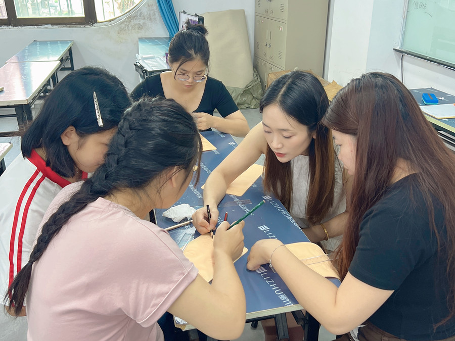 仿皮紋眉設(shè)計(jì)練習(xí) ，告訴你廣西紋繡學(xué)習(xí)哪里專業(yè)