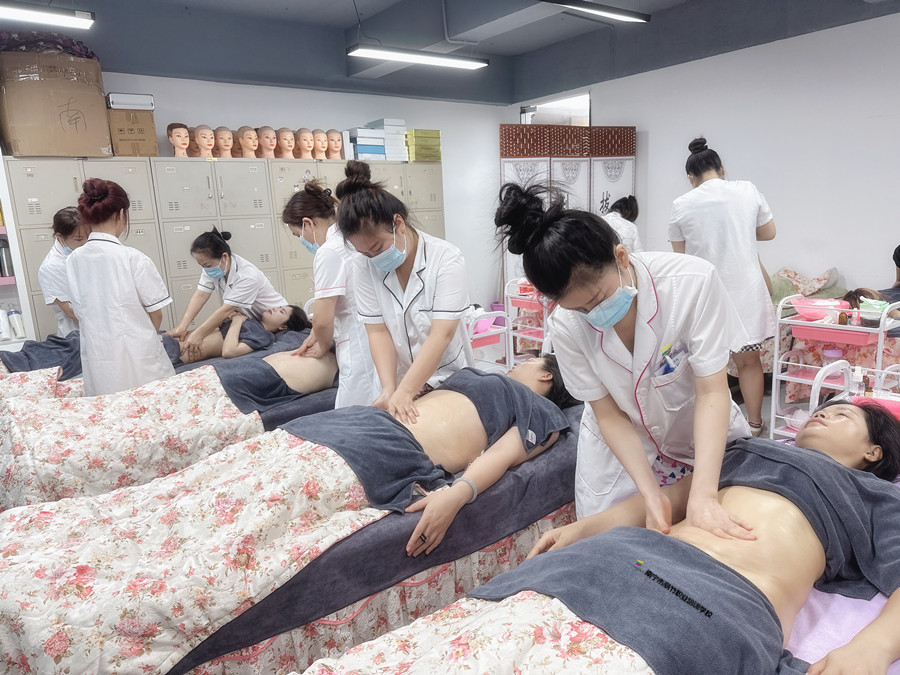 揉腹部有什么用？南寧健康管理培訓(xùn)