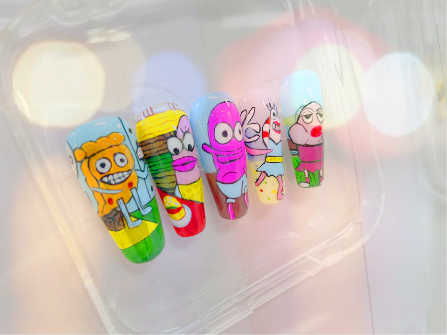 卡通水彩手繪美甲，廣西美甲進(jìn)修提升學(xué)員作品