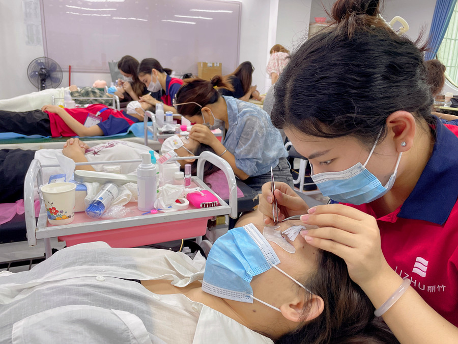 美睫師必需具備的基本功，學(xué)美睫0基礎(chǔ)