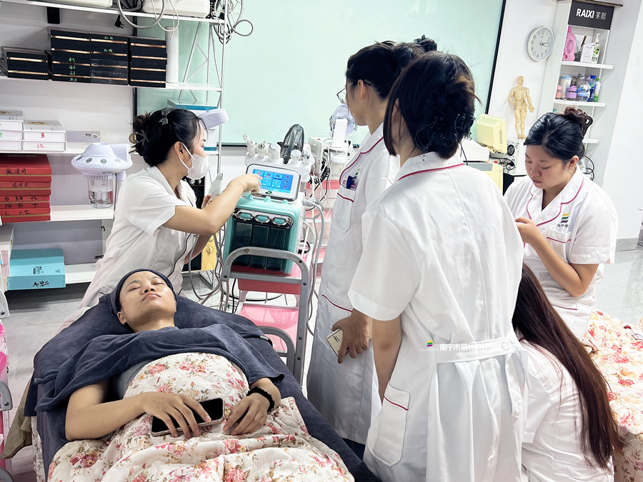 南寧美容儀器培訓課堂花絮