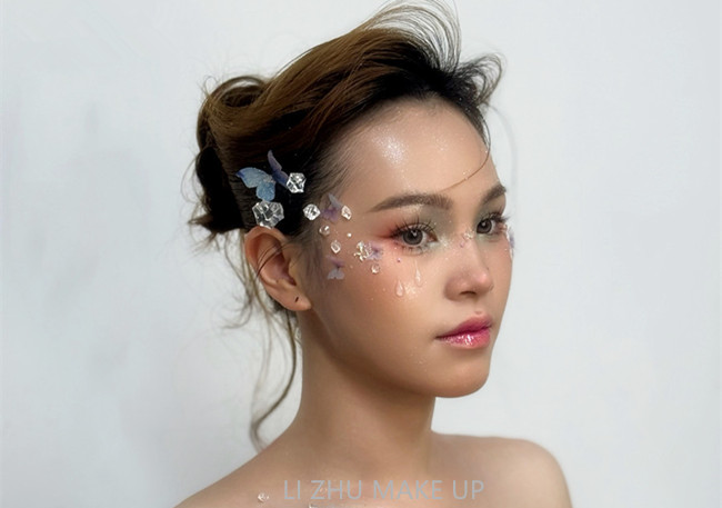碎鉆氛圍感造型，廣西化妝進(jìn)修深造