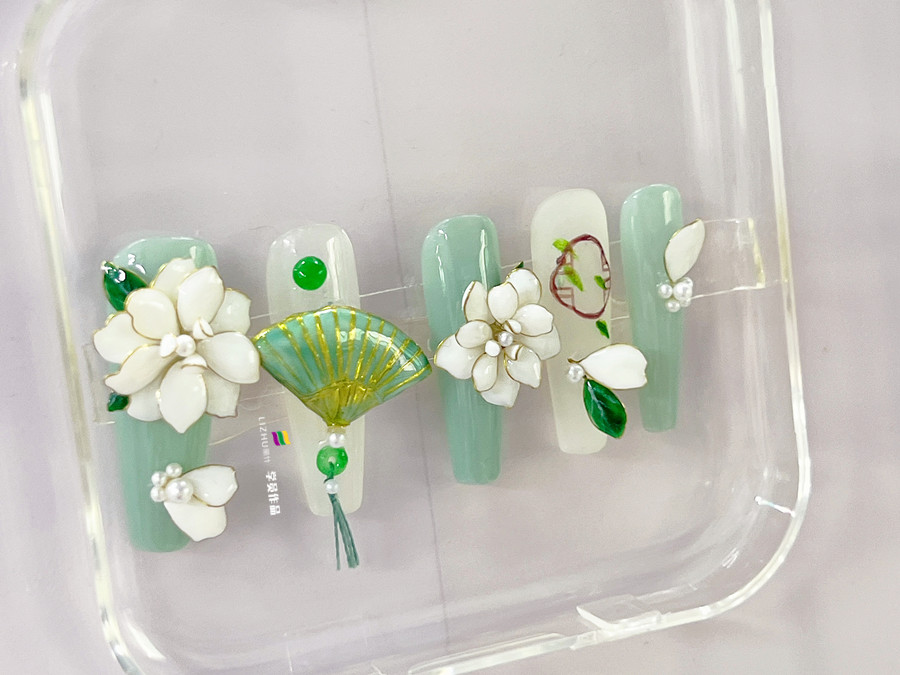 薄荷綠飾品國風(fēng)美甲，南寧美甲學(xué)徒必學(xué)款