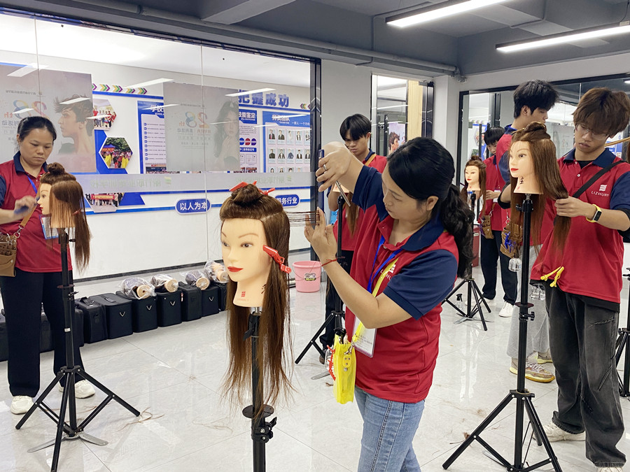 想在廣西學(xué)女士剪發(fā)，廣西美發(fā)怎么招生