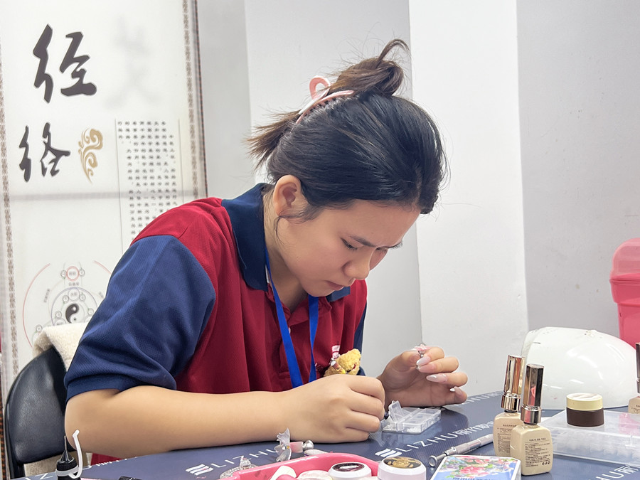 冰粉蝴蝶美甲，南寧美甲技能大賽作品解析