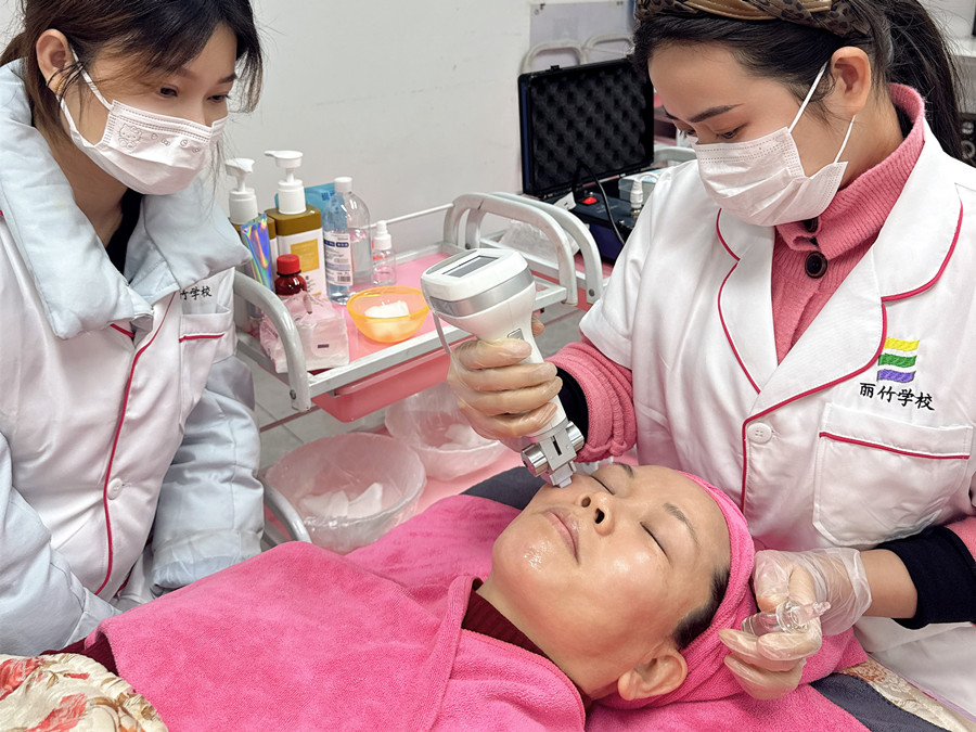 操作水光的步驟關(guān)鍵，南寧皮膚管理培訓(xùn)