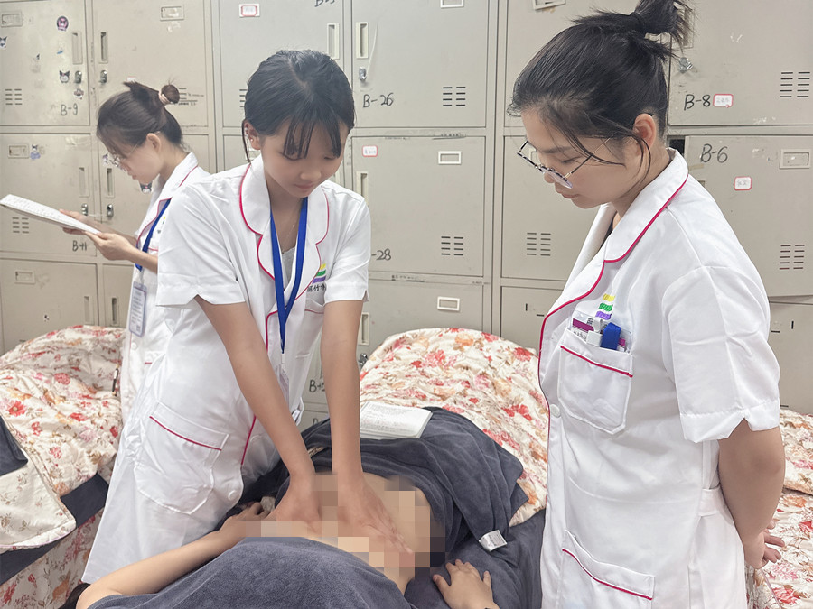新手揉按腹部如何發(fā)力？廣西美容美體教程